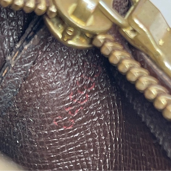 Louis Vuitton Damier Ebene key pouch - Picture 13 of 13